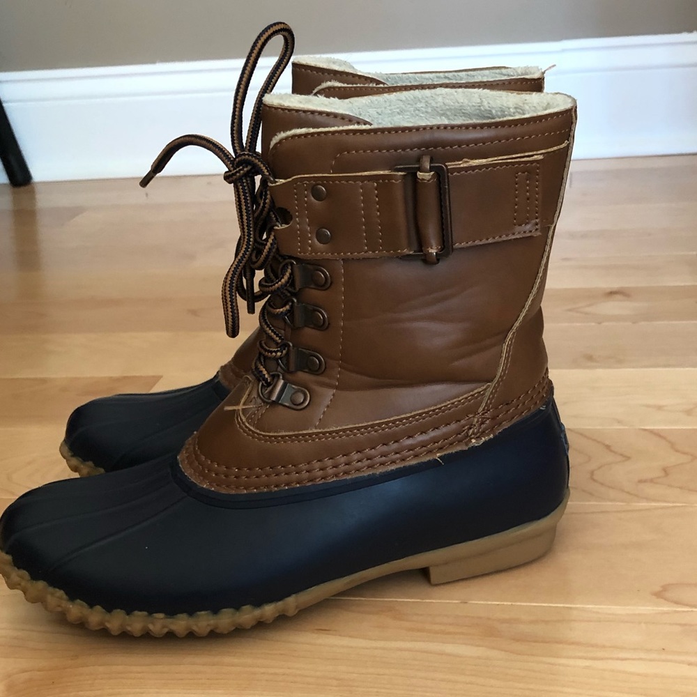 SOLD  JBU NOVA SCOTIA duck boots 6.5